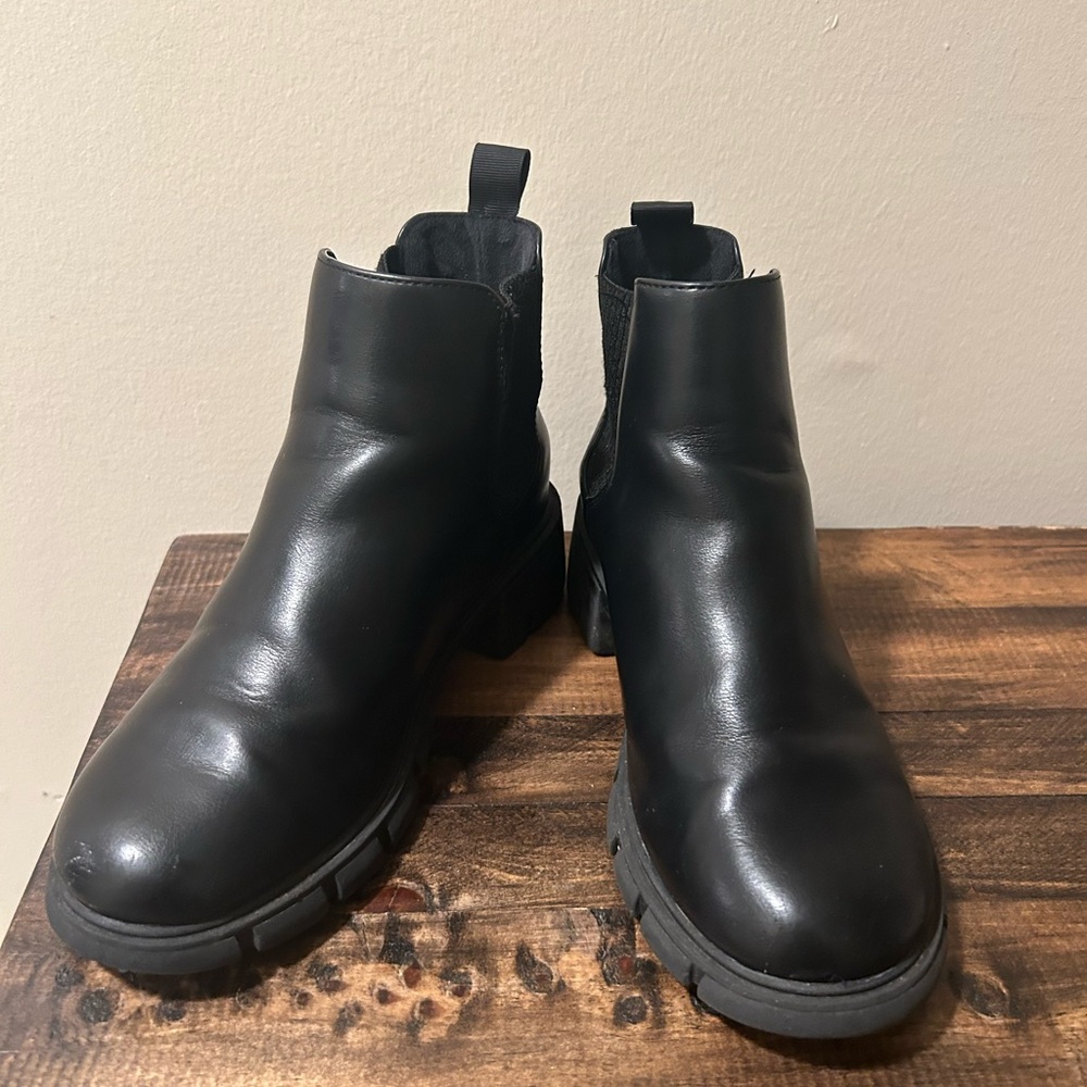 Athlefit Girls Sz 3 Black Chunky Heel Chelsea Boot w/Stretch Fabric Sides
